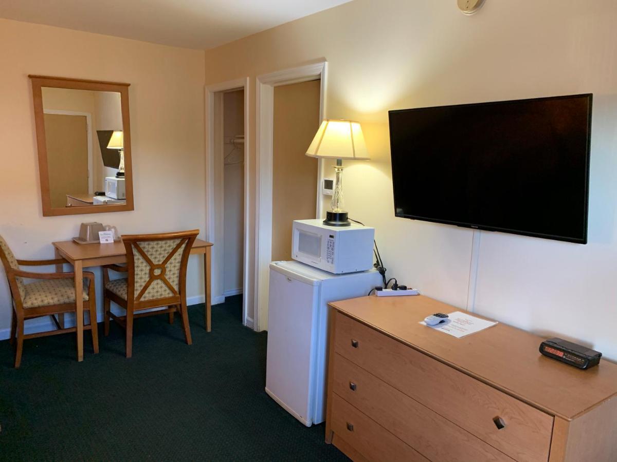 New Relax Inn Bridgeview Bagian luar foto