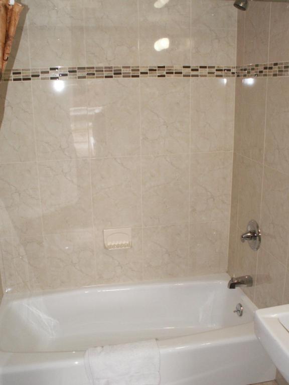 New Relax Inn Bridgeview Bagian luar foto