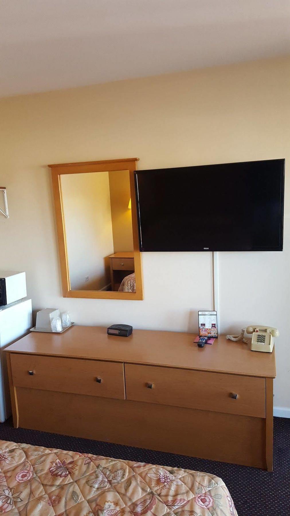 New Relax Inn Bridgeview Bagian luar foto