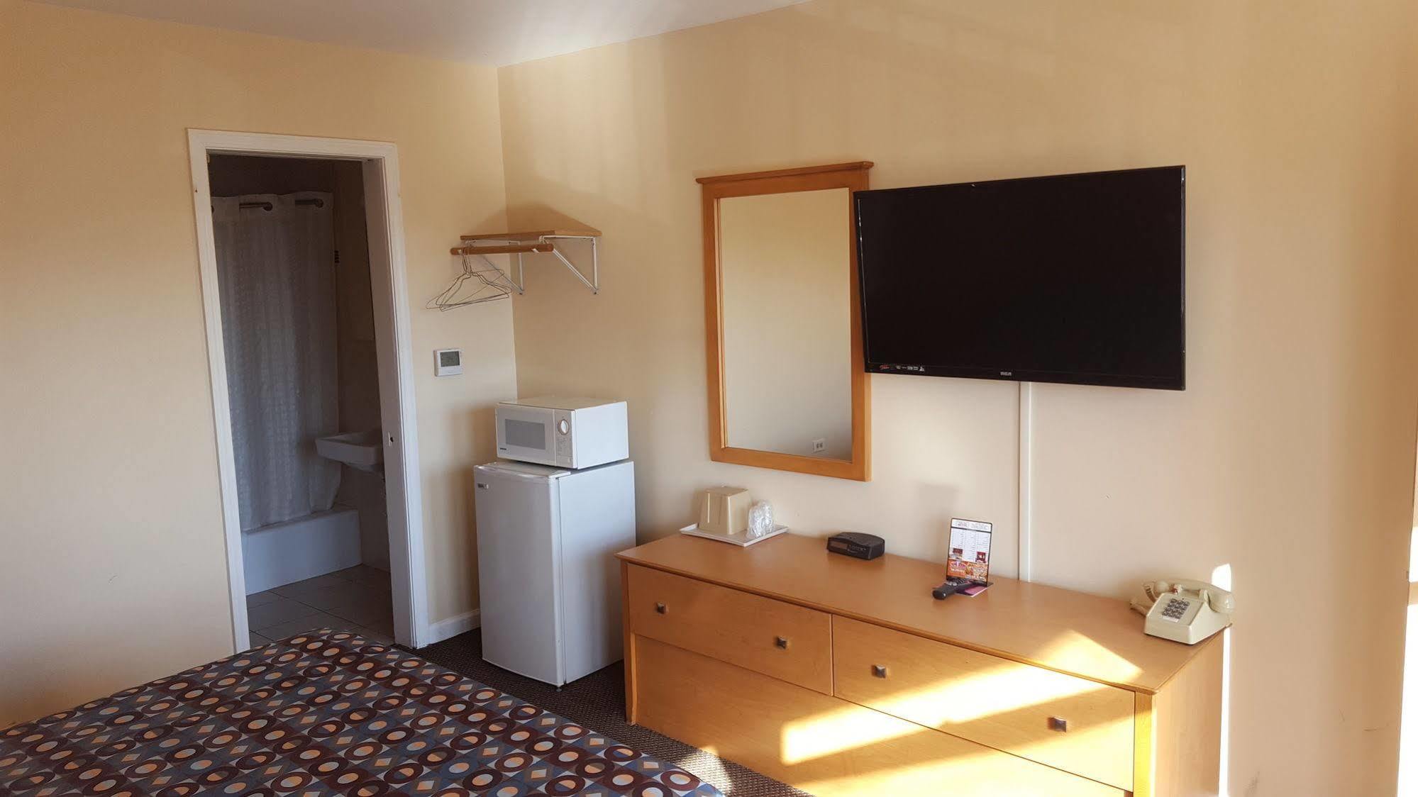 New Relax Inn Bridgeview Bagian luar foto
